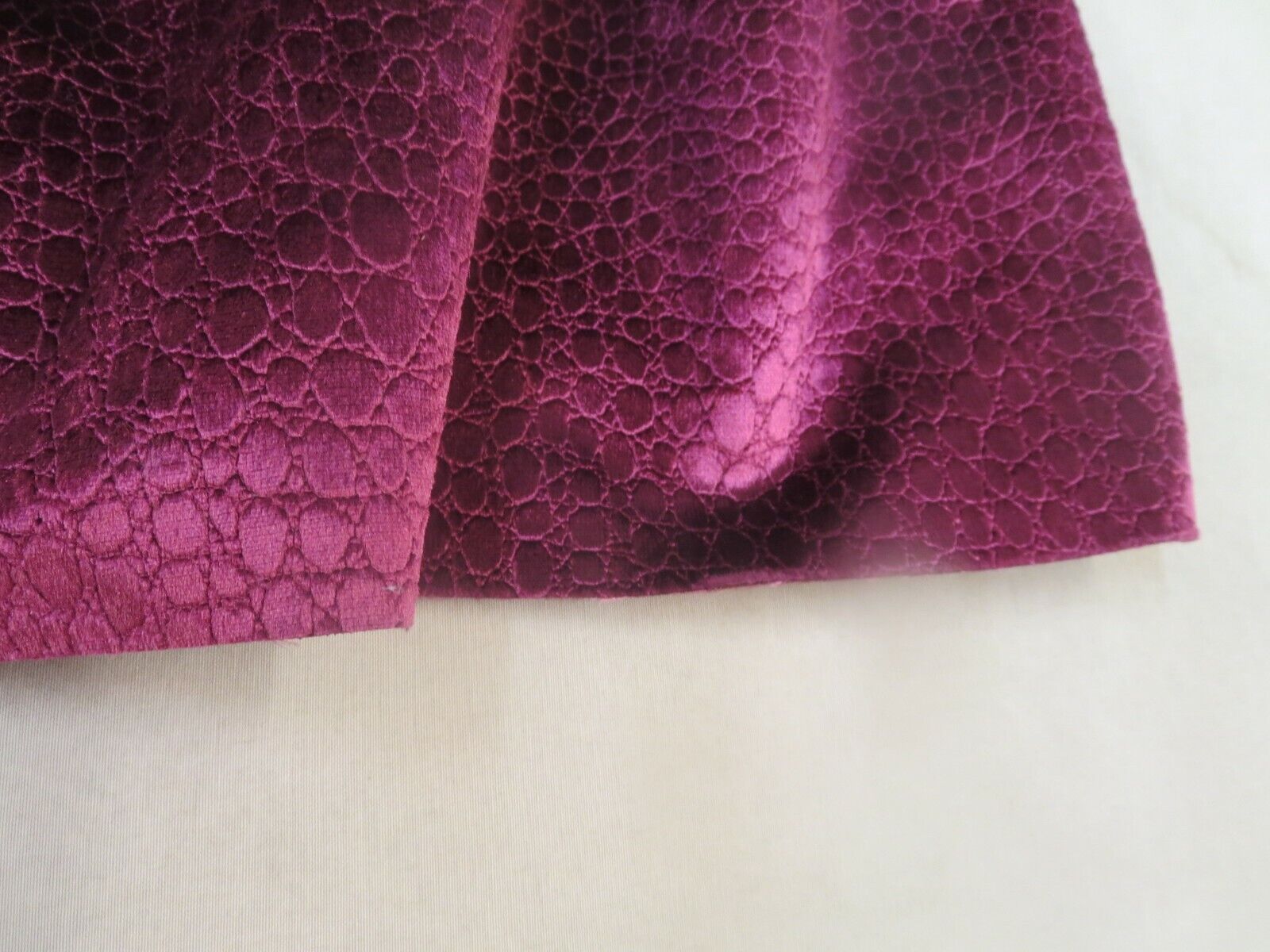 Kravet Fabrics Pattern Pulse Color Sorbet 1.2 Yd x 56 In Snake Skin Like Velvet