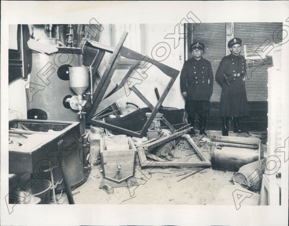 1933 BARCELONA SPAIN POLITICAL UNREST VIOLENCE BOMBING POLICE