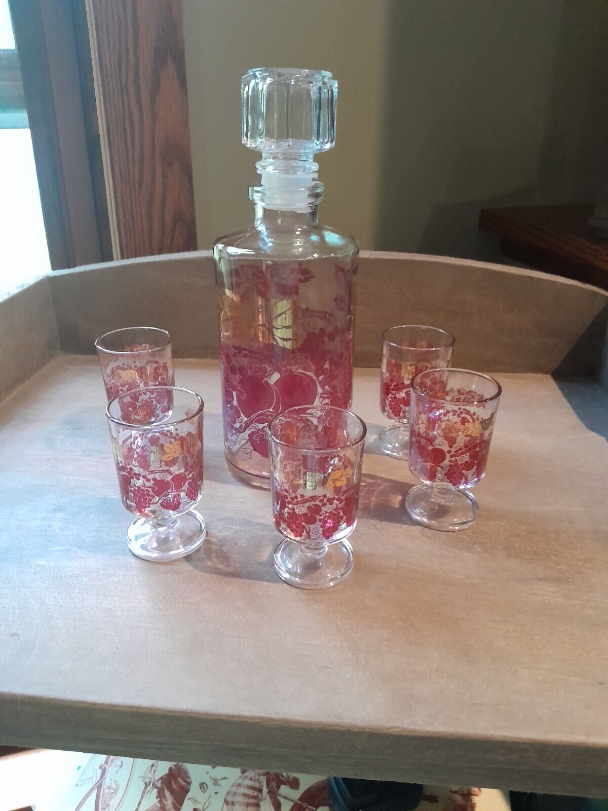 VINTAGE FRENCH GLASS RED FRUIT  PATTERNED  DECANTER & 5 GLASSES GOLD TRIM