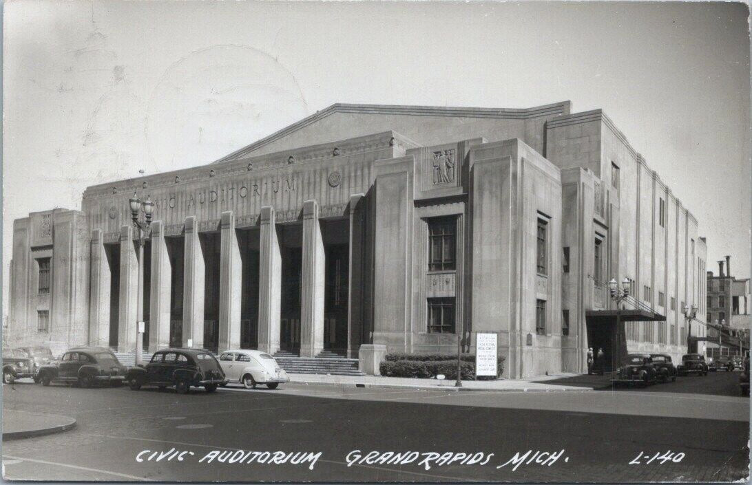 RPPC Civic Welsh Auditorium Grand Rapids MI c30\'s-40\'s Cars Art Deco Renaissance