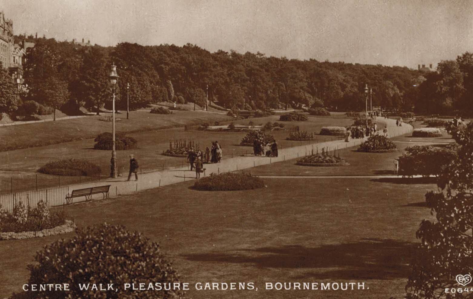 RPPC,Bournemouth,U.K.Pleasure Gardens,Centre Walk,Dorset,c.1909