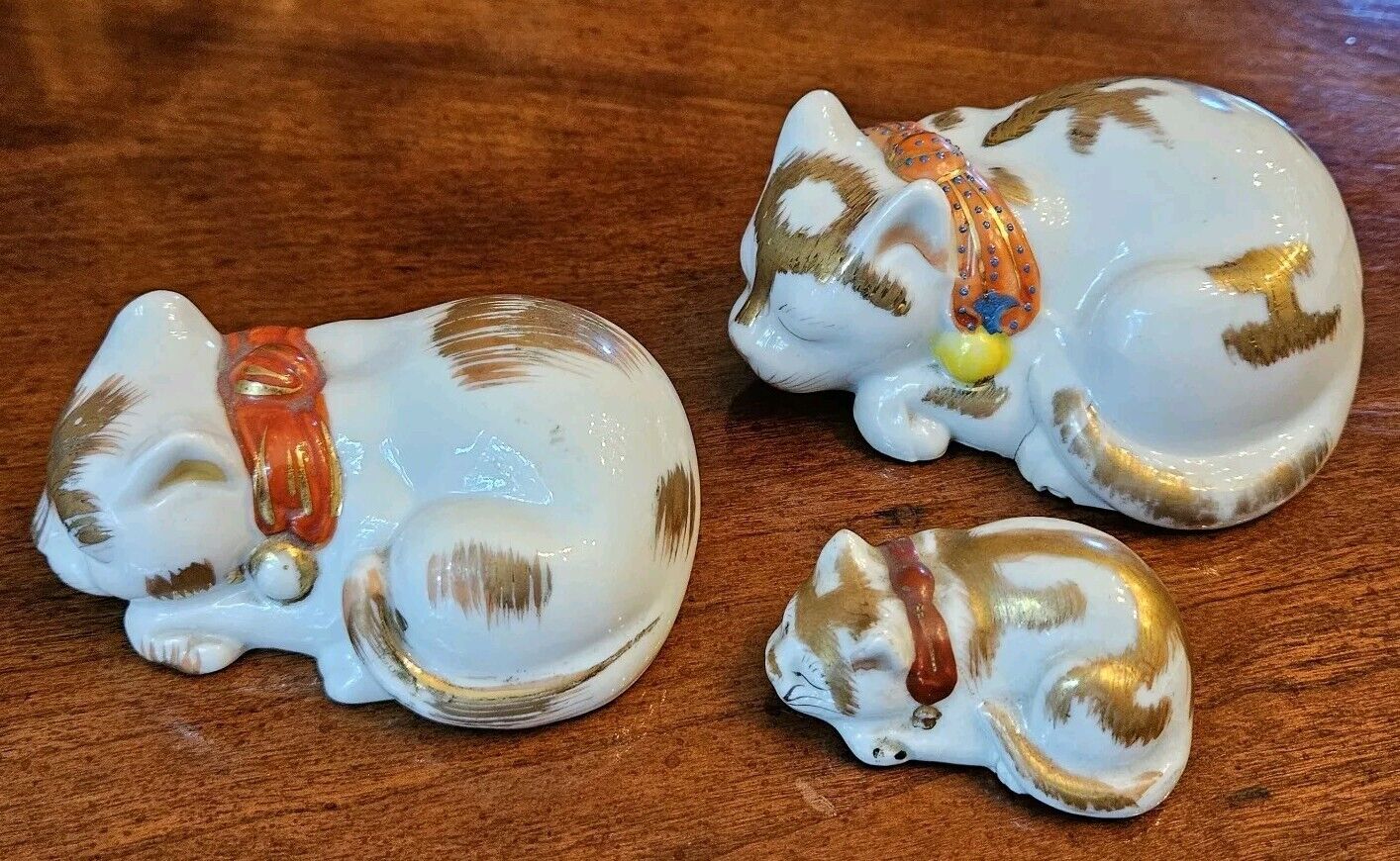 Set Of 3 Antique Japanese Kutani Porcelain Sleeping Cats Black Lashes