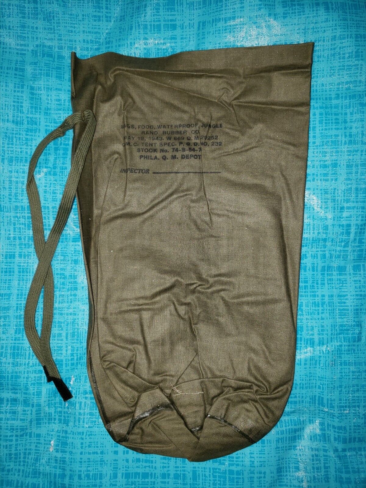 One Original WW2 Army / Marine Corps Jungle Food Bag - N.O.S. - Green ties