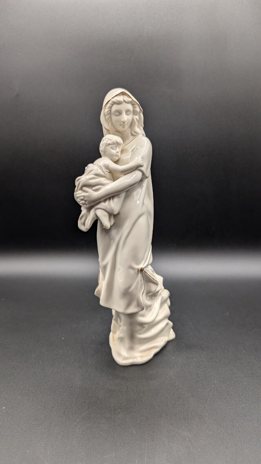 Madonna And Child, Lovely Mikasa Fine China Religious Christmas Statue KT443 