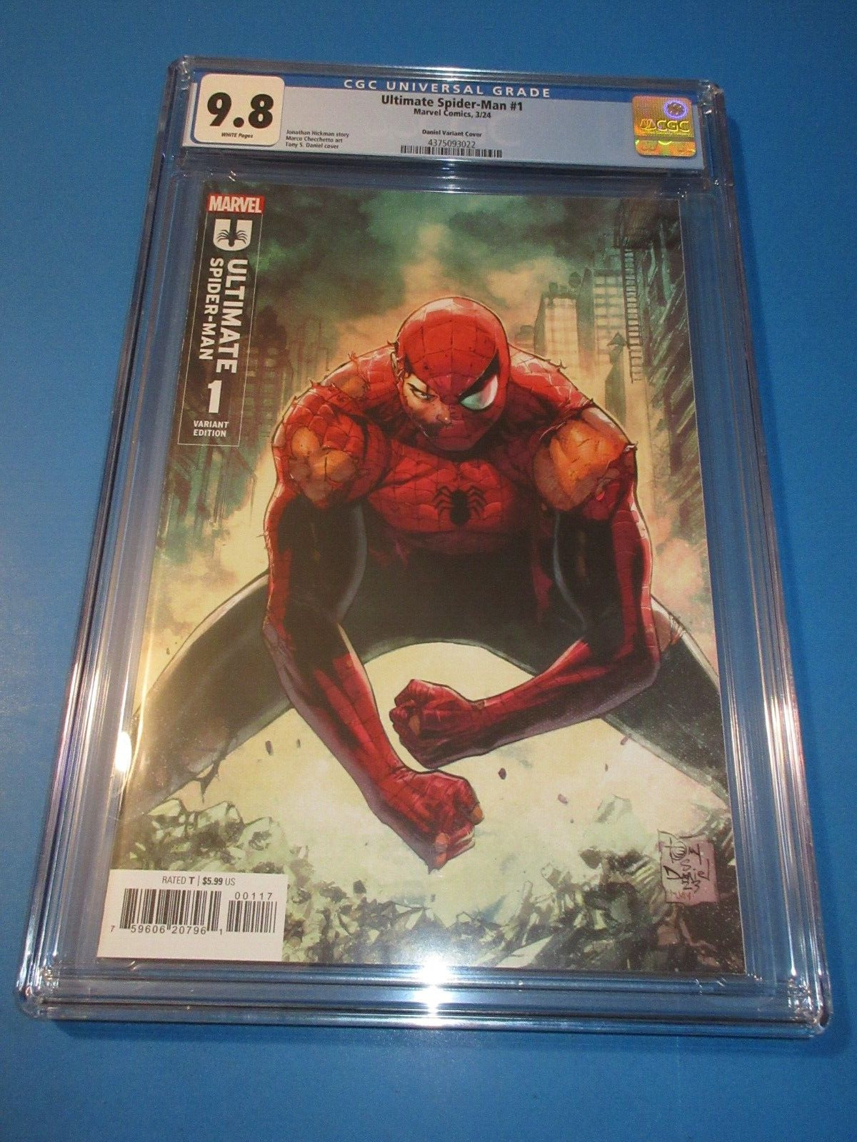 Ultimate Spider-man #1 Rare 1:25 Daniel Variant CGC 9.8 NM/M Gorgeous gem Wow
