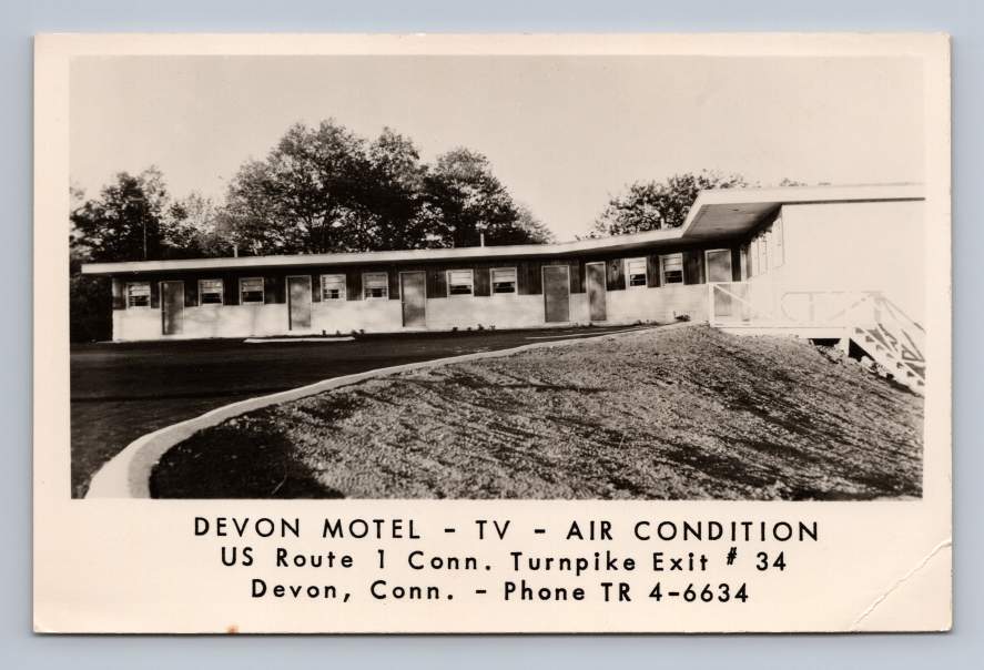 Devon Motel RPPC Vintage Milford Connecticut Roadside Real Photo 1958