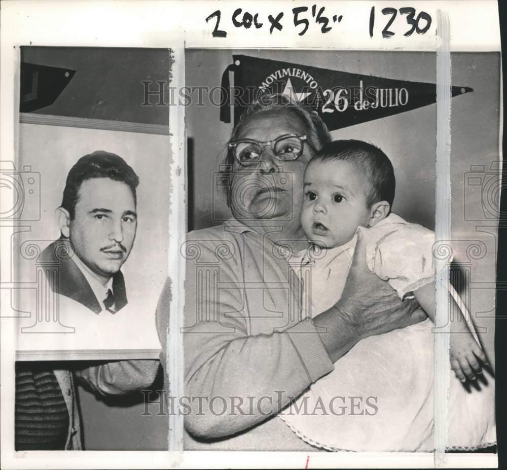 1959 Press Photo Mrs. Herminia Lleo Urrutia & granddaughter Victoria in New York