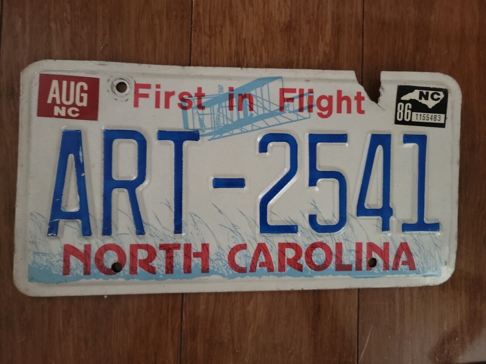 1987     NORTH CAROLINA Vintage  License Plate   ART - 2541 
