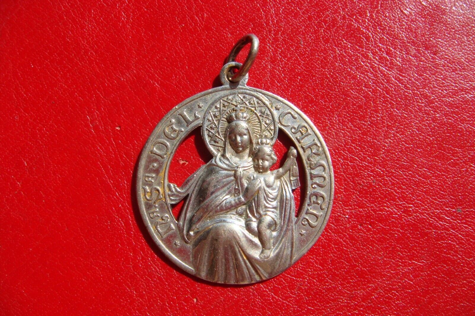 ANTIQUE SPAIN OUR LADY OF CARMEL SILVERED 1918 HOLY PROTECTION MEDAL PENDANT