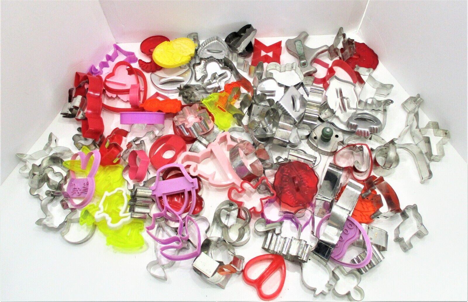 Huge Lot of 113 Unsorted Metal & Plastic Cookie Cutters