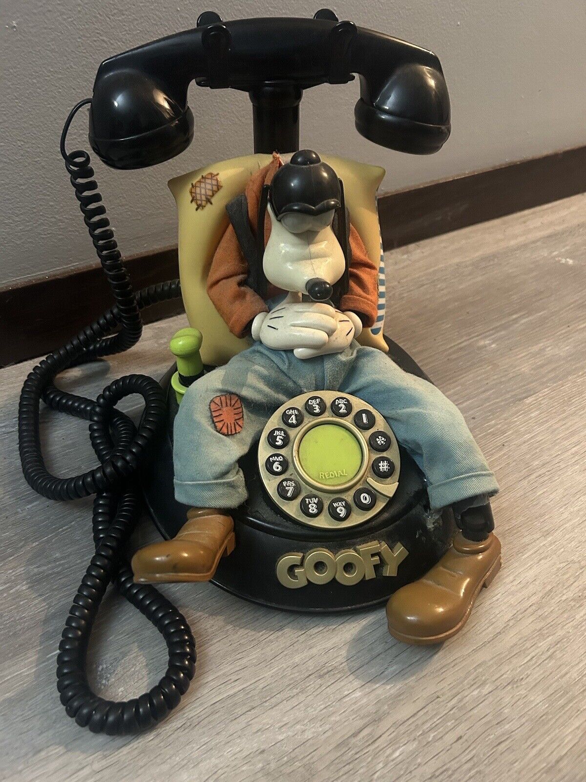 Vintage Walt Disney Animated Talking Sleeping Goofy Corded Telephone