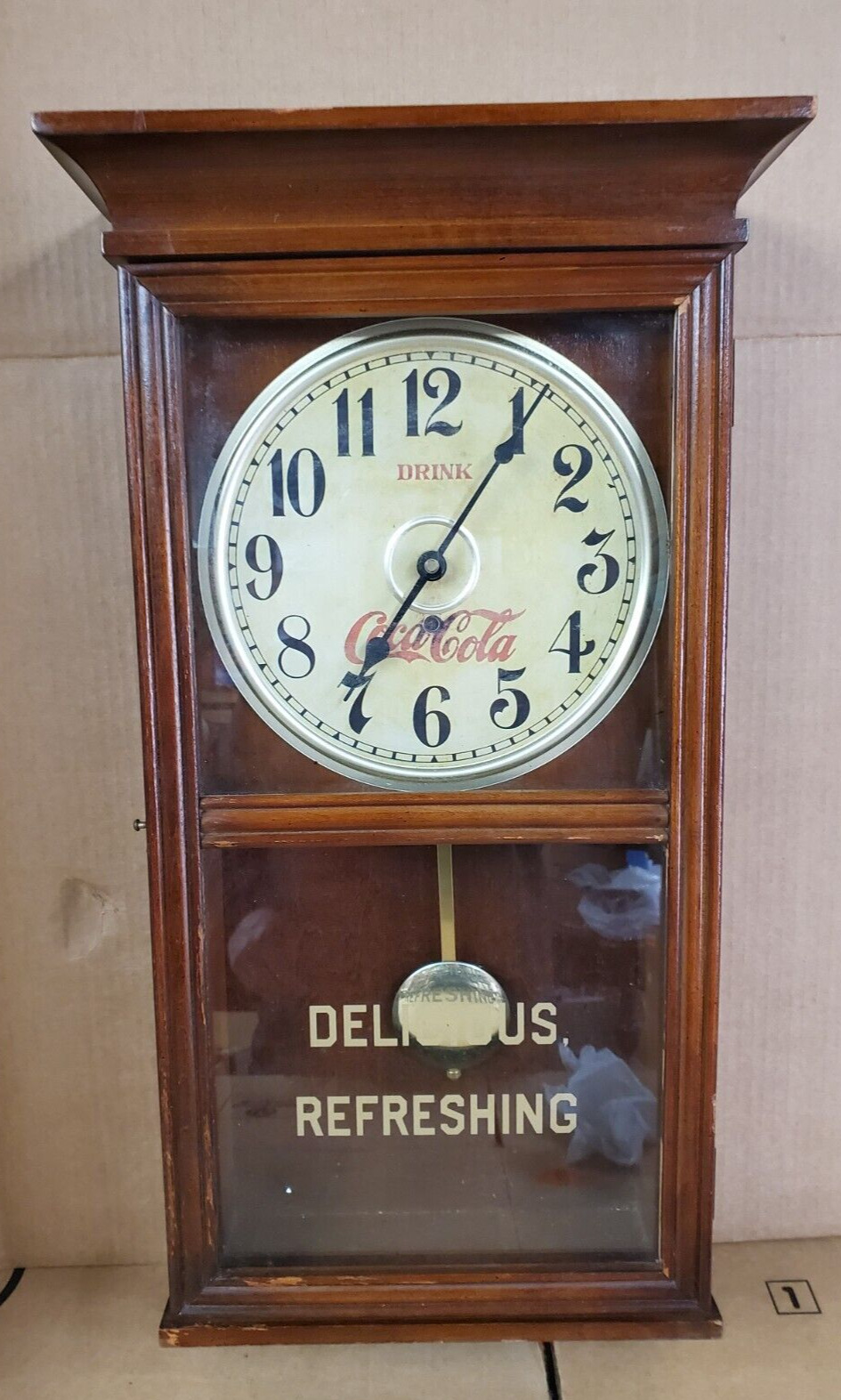 Vintage DRINK Coca Cola Clock DELICIOUS REFRESHING Battery Regulator Pendulum
