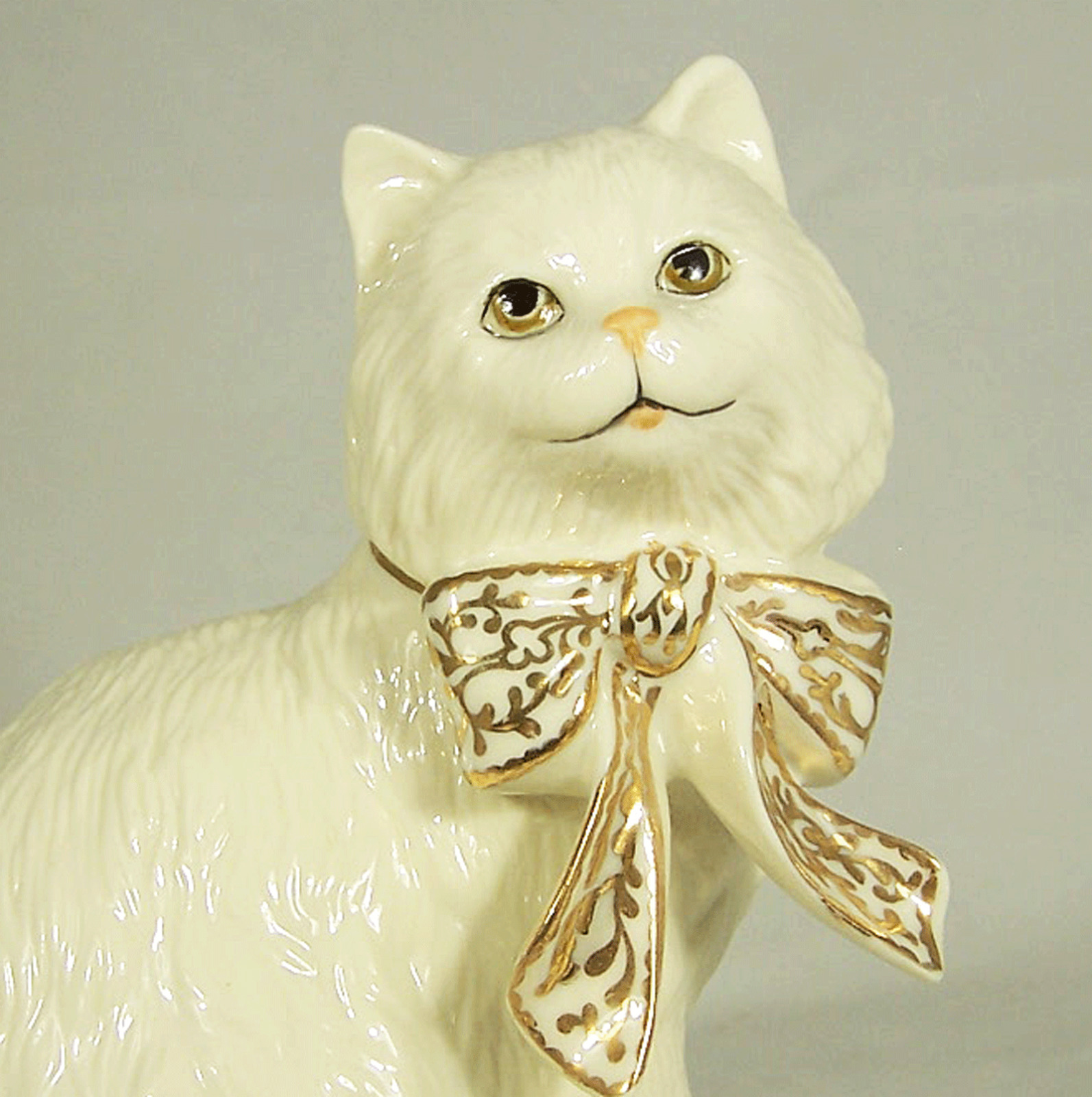 Lenox Sitting Pretty Fluffy Kitty Cat Figurine Golden Trim Bow 6\