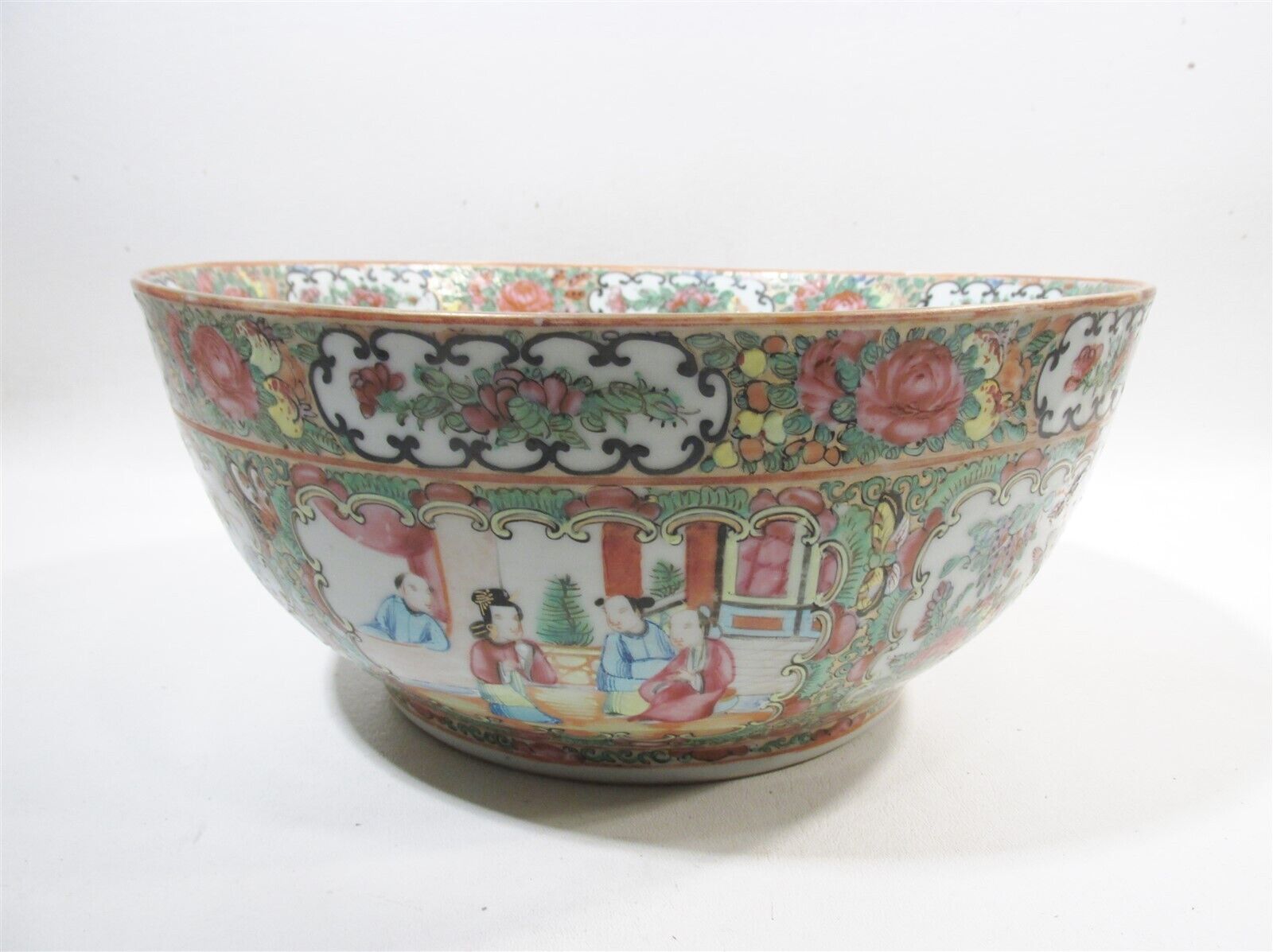19thC Fine Chinese Famille Rose Medallion Porcelain 11.5” Bowl Detail Butterfly