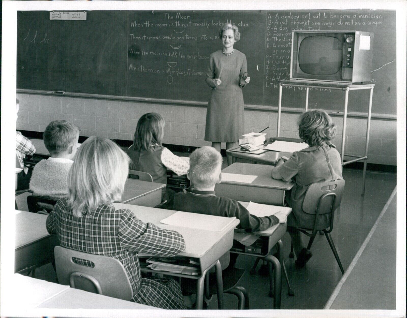 1967 Grace Downs School Board Tv System Pilot Program Desks Children 7X9 Photo