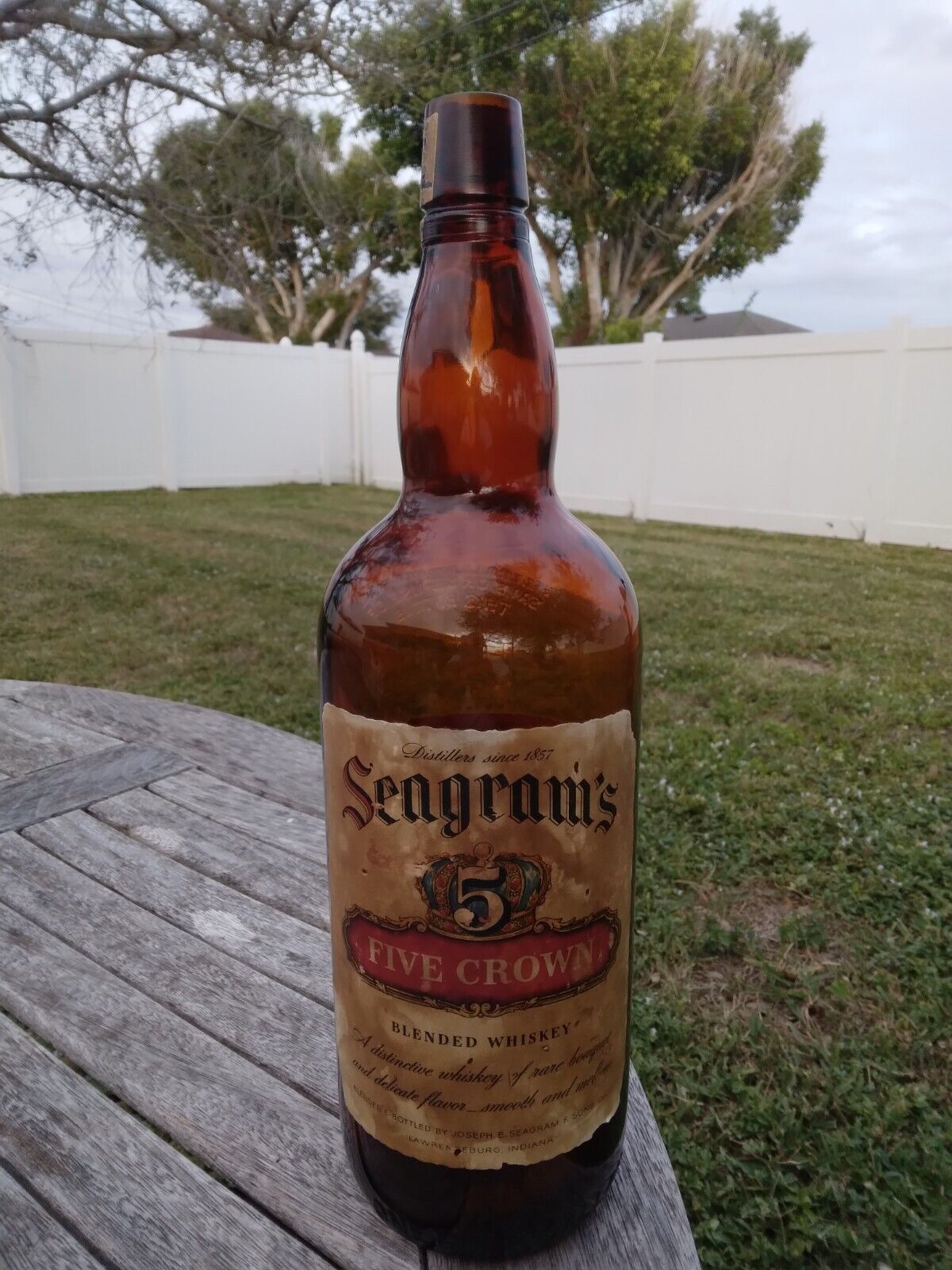 Seagram\'s Five 5 Crown Whiskey ONE HALF GLALLON Brown Bottle ~CHRYSLER BUILDING