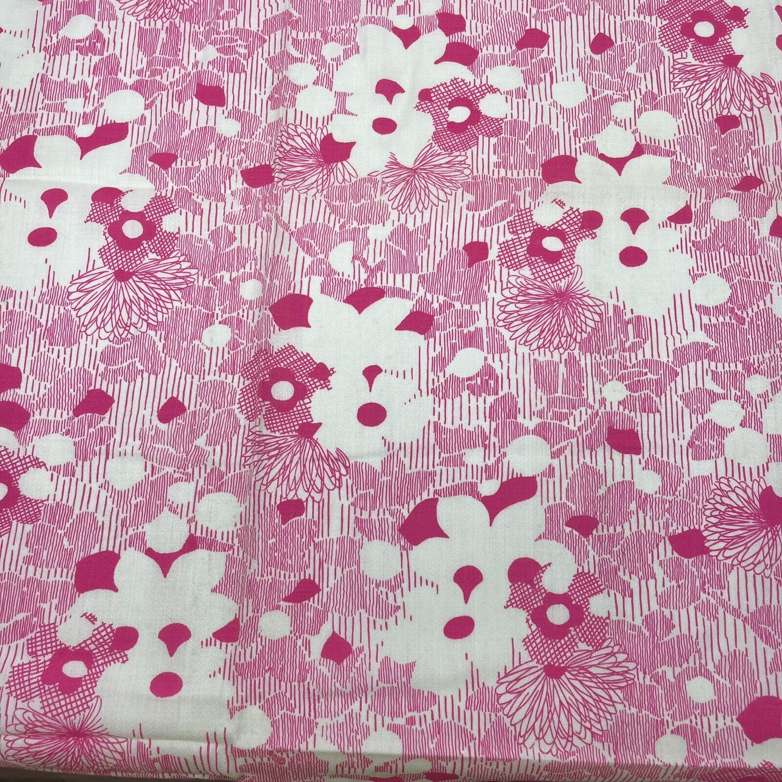 Vtg 70s John Wolf Flower Power Fabric Mod Retro Hot Pink White 44\