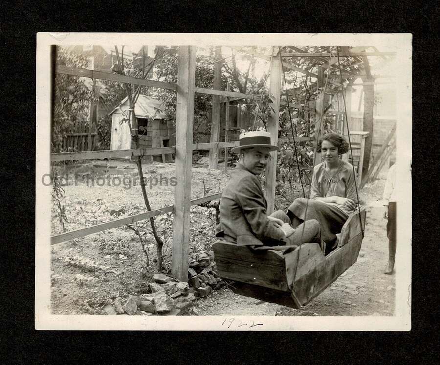 1920s/30s YOUNG COUPLE HOMEMADE KID'S SWING RUSTIC YARD OLD/VINTAGE PHOTO- I121