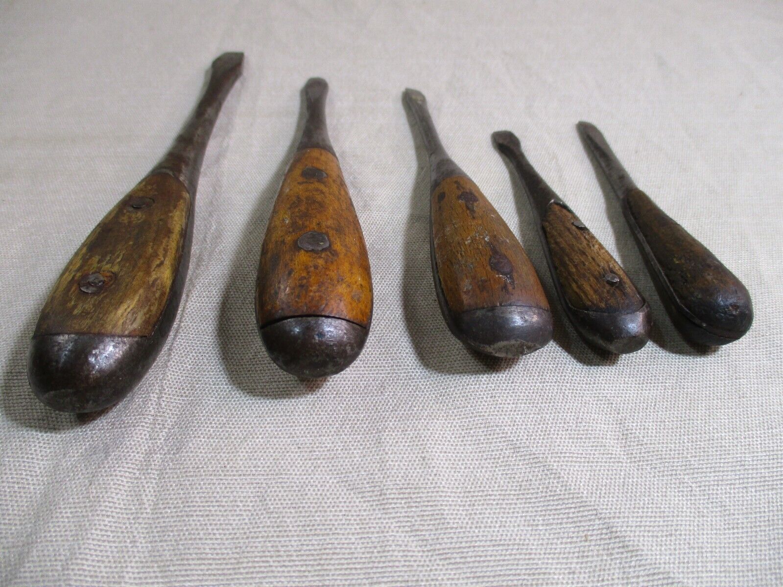 Vintage German wood Handle Flat head Screwdriver set lot of 5 woodworking tools