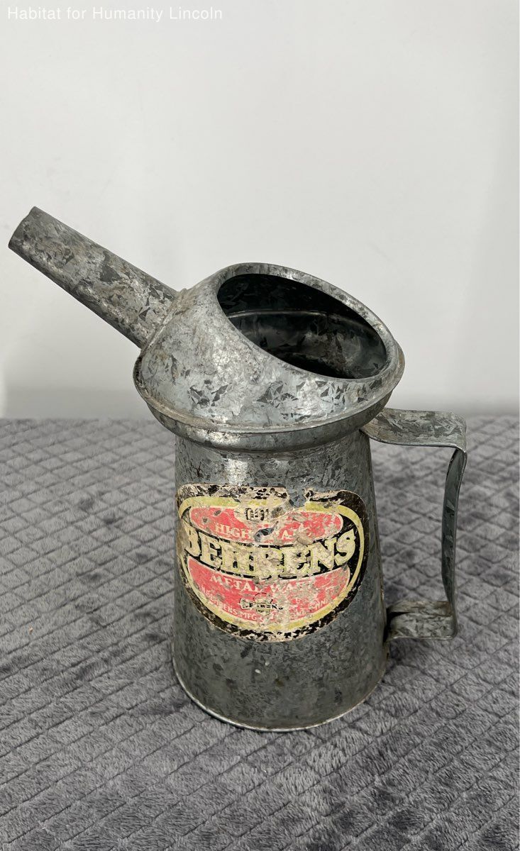 Vintage Behrens Metal-Ware High Grade 1 Qt. Oil Can-Fixed Spout-Galvanized Steel
