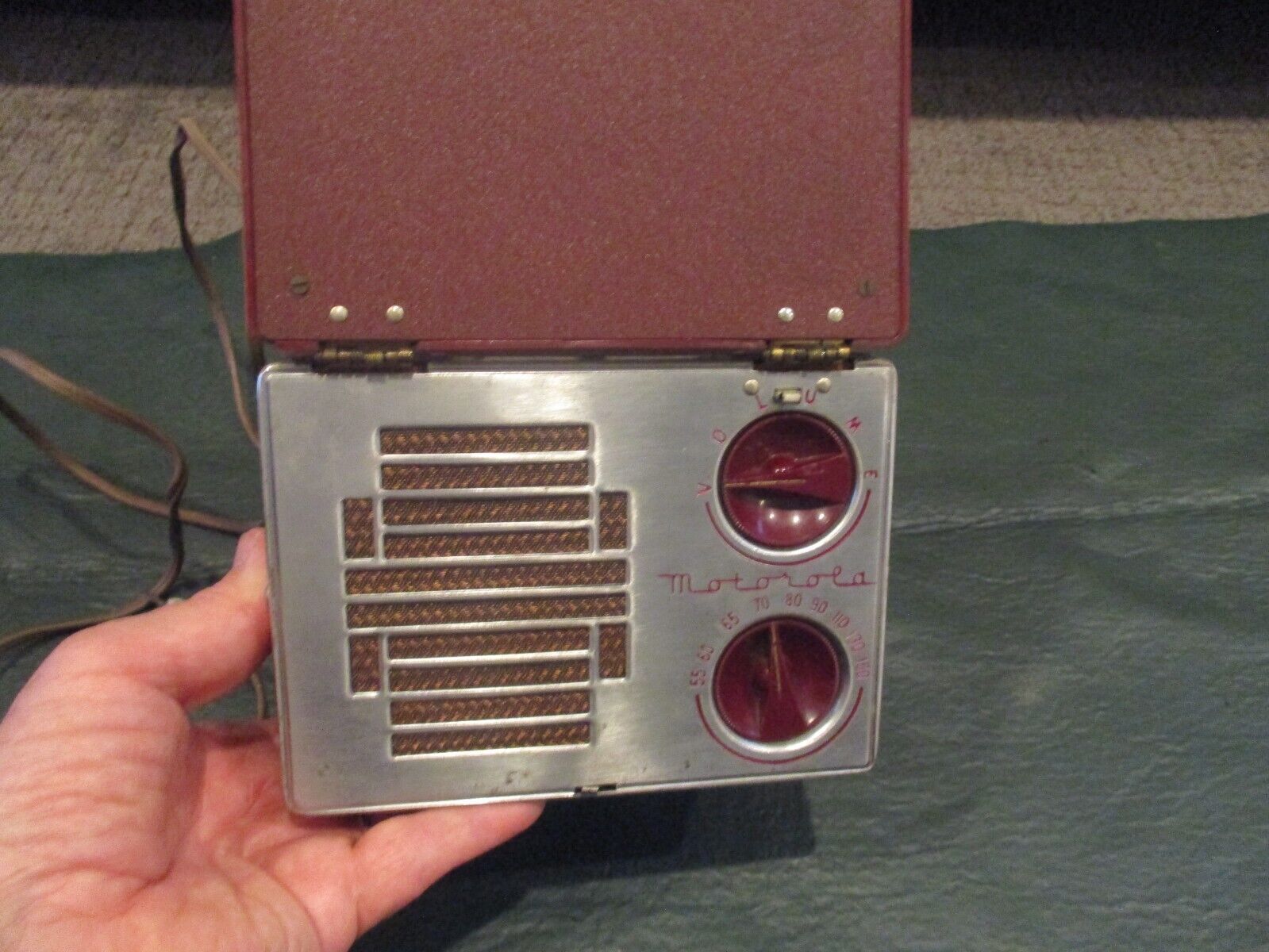 Vintage Motorola 1946 Red Model 5A5, Portable Lunch Box Radio works good