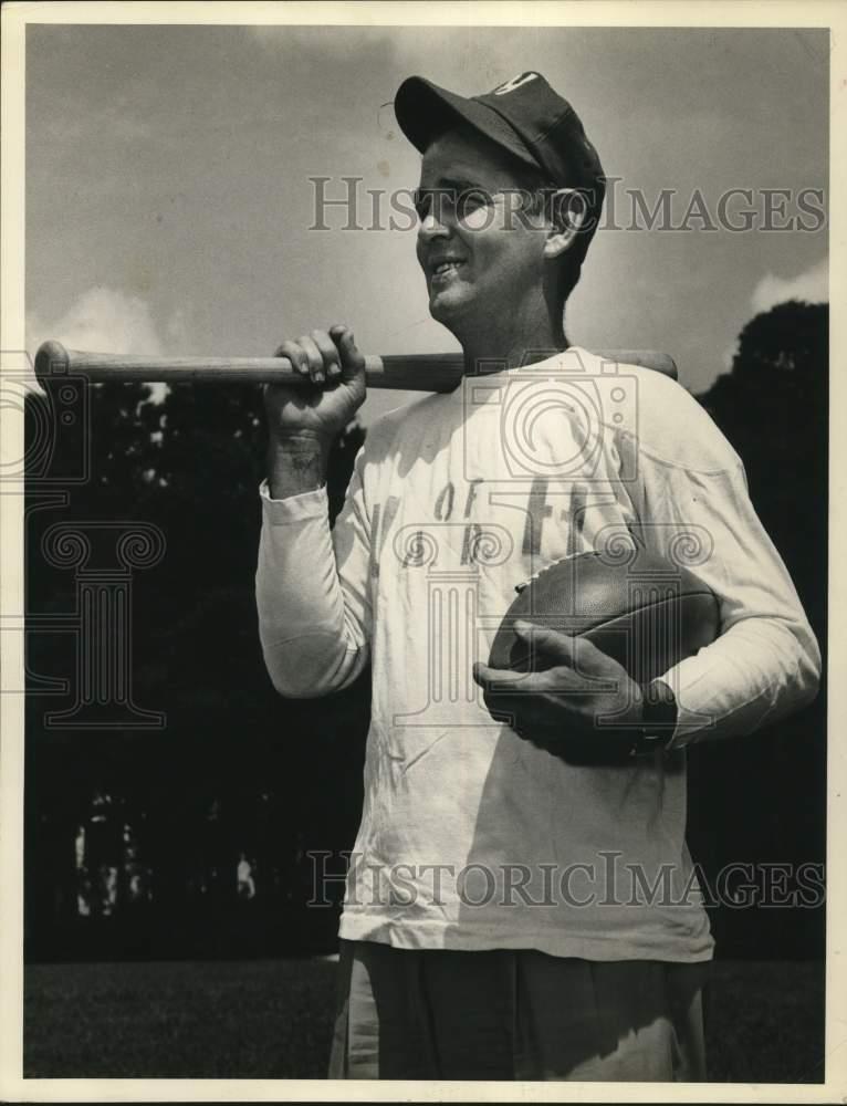 1959 Press Photo University of Houston Football & Baseball Coach Lovette Hill