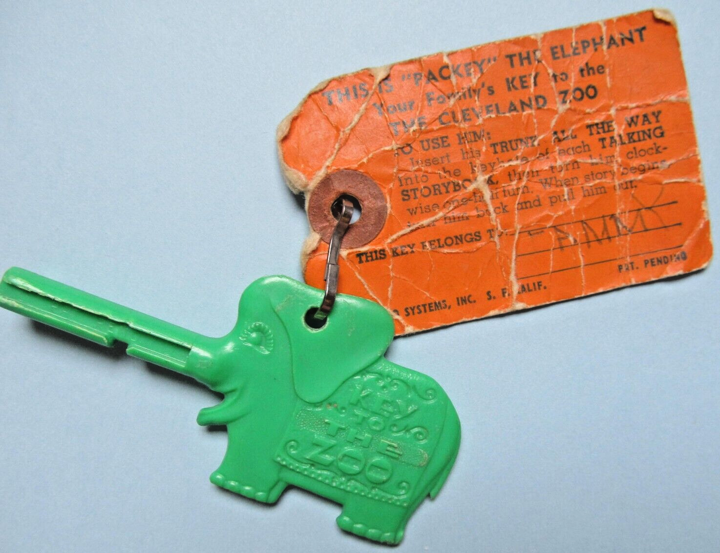 Vintage Cleveland Ohio Metroparks Key To The Zoo Packey the Red Elephant w/ tag