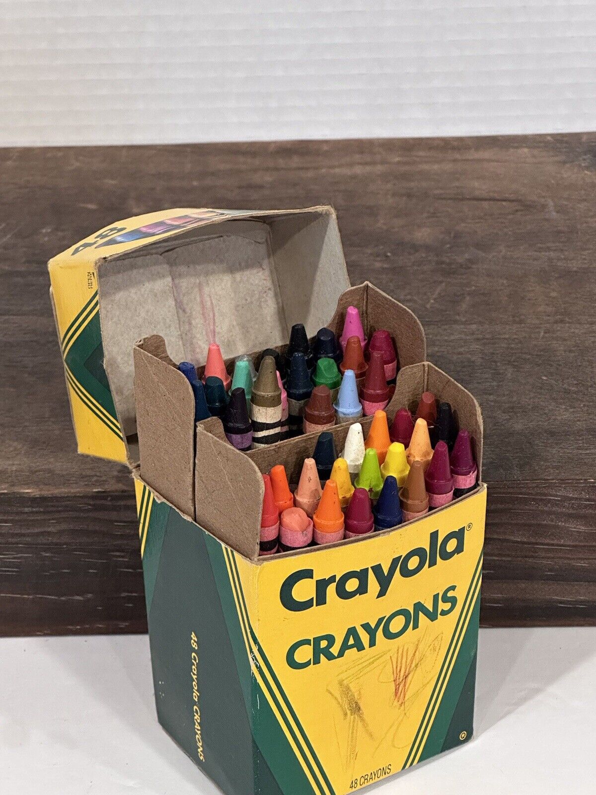 Crayola Crayons 48 Pack Vintage 1990 Binney & Smith USA - See Pics/Description