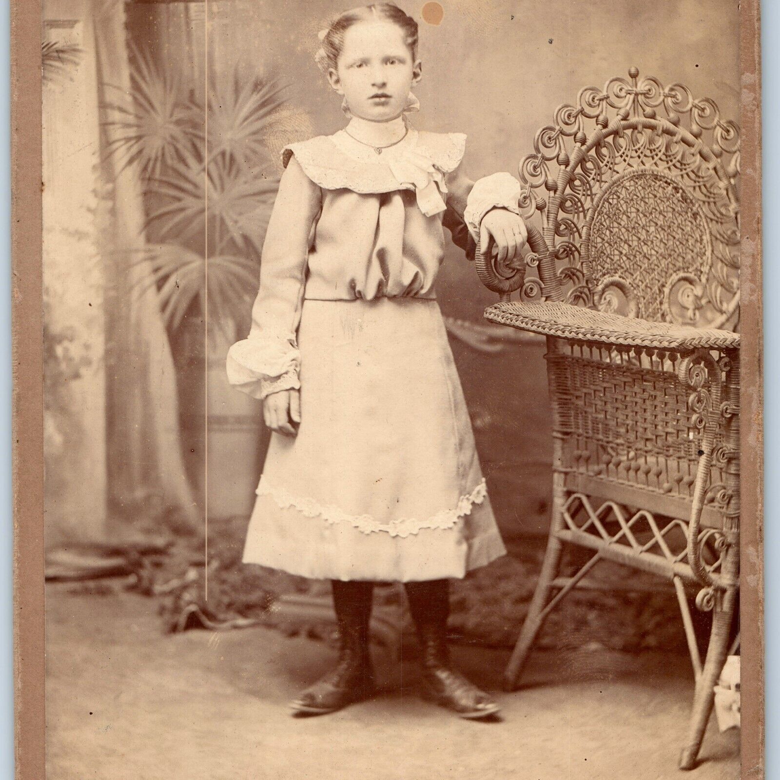 c1880s Philadelphia, PA Irish-Like Girl Cabinet Card Photo Getter Wicker B15