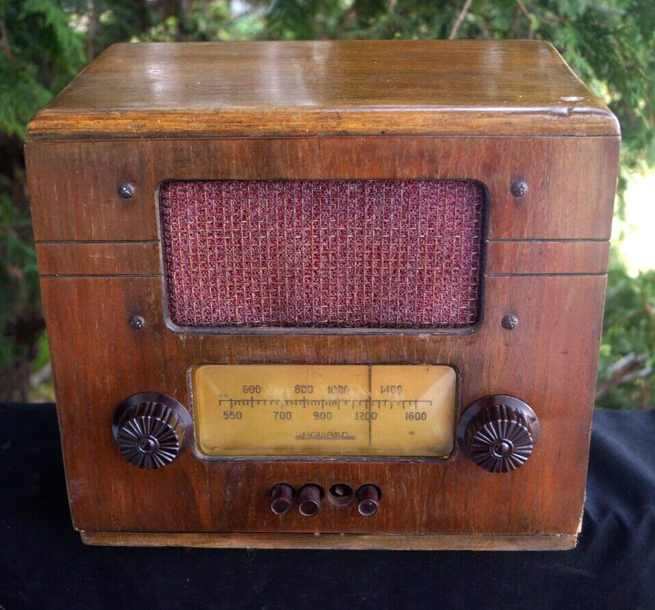 Antique 1937 Howard Model 300 Tube Radio - HTF Model - WORKS