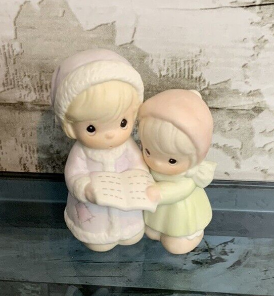 Precious Moments Aunt Ruth and Aunt Dorothy 1992 Caroling Figurines