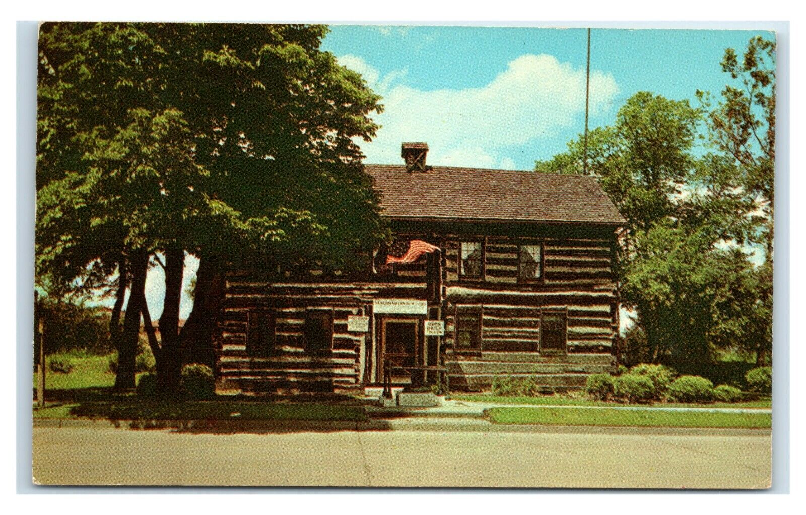 Postcard Newcom Tavern, Dayton Ohio posted H65