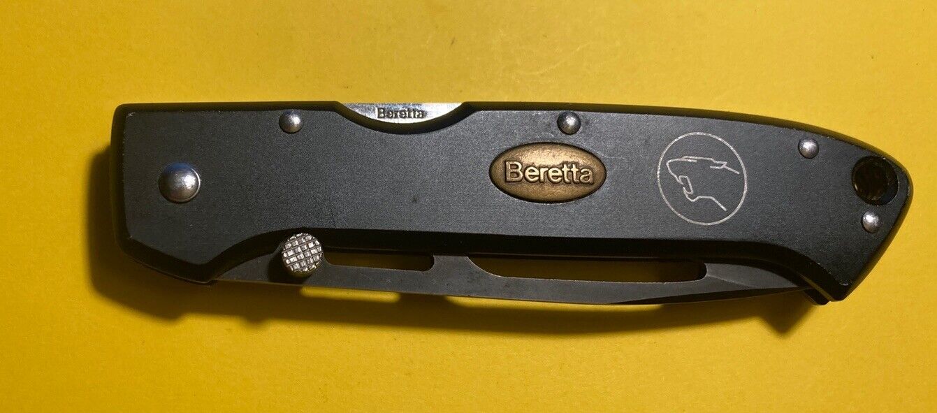 BERETTA Rare Black Single Blade 1/3 Cerated 2/3 Straight NEAR MINT