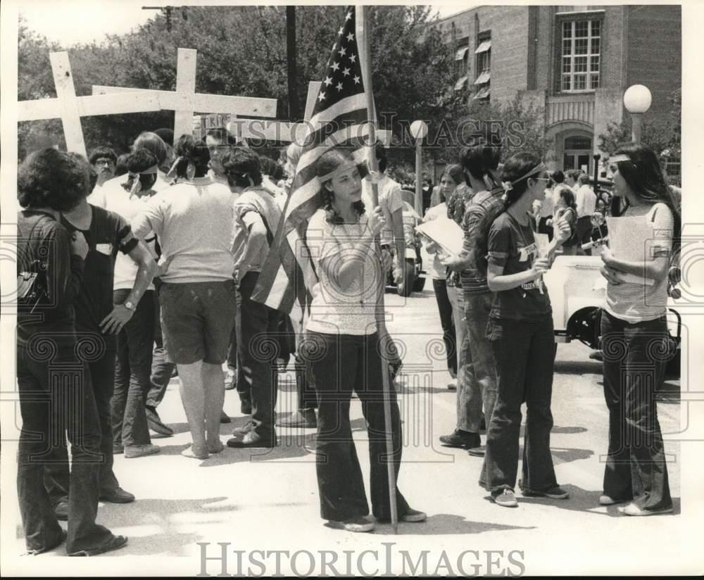 1970 Press Photo Youths join Tulane March - noc94826