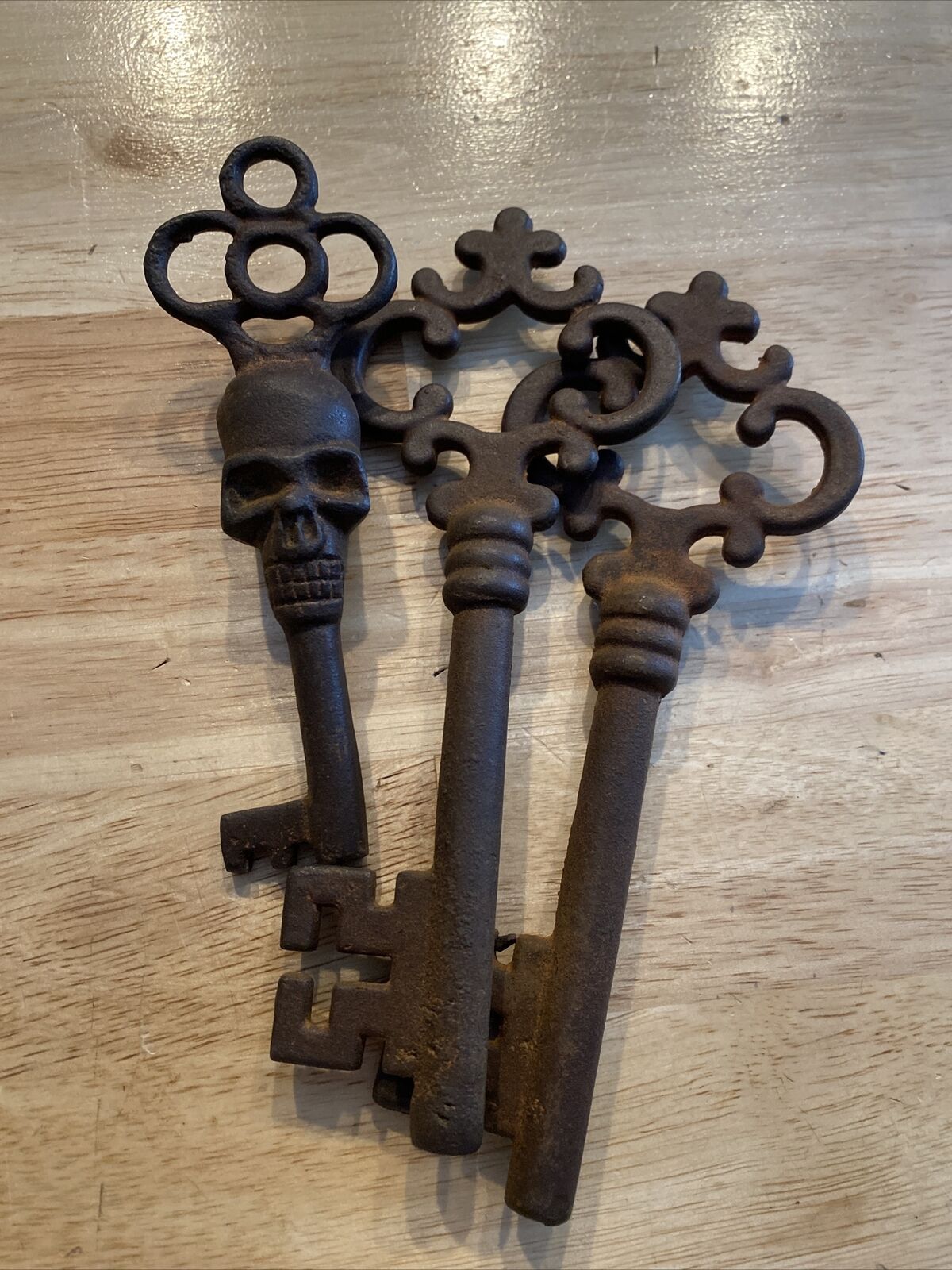 Victorian Key Set Lot x3 Solid Metal Skeleton Keys Castle Skull Rust Talliston