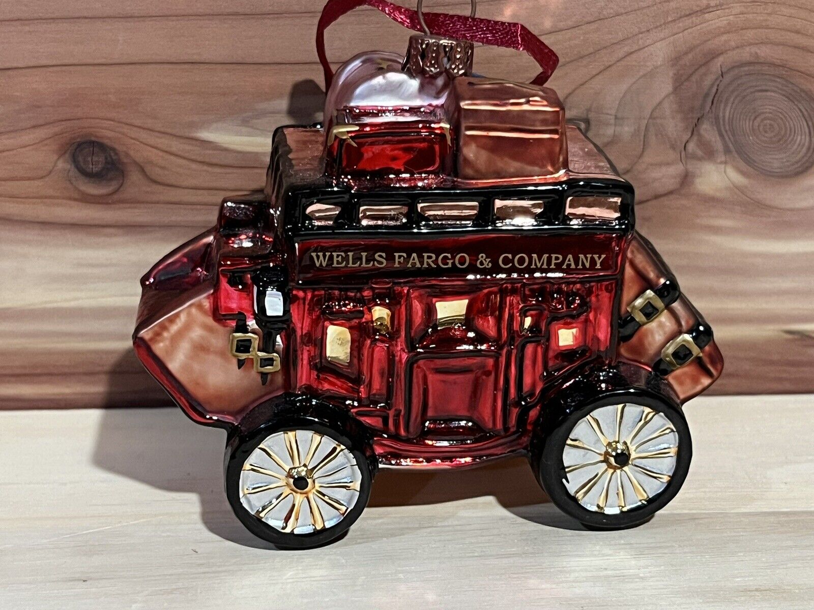 Awesome 2003 Wells Fargo Stage Coach Blown Glass Ornament New In Box