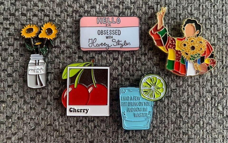 Brand new Set of 5 Harry Styles inspired enamel brooch pins