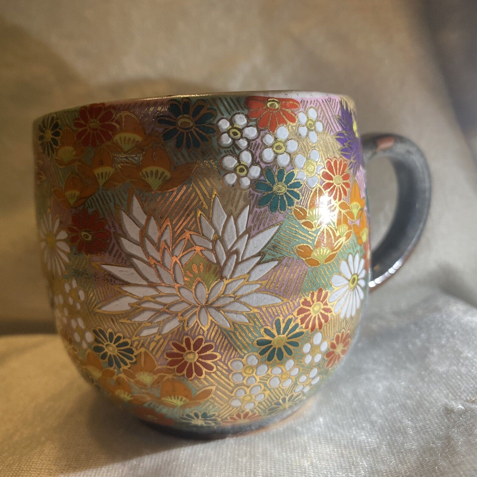 New Kutani Yaki CoffeeTea Mug Hand-painted Lotus Gold Flower Made in Japan NWOT
