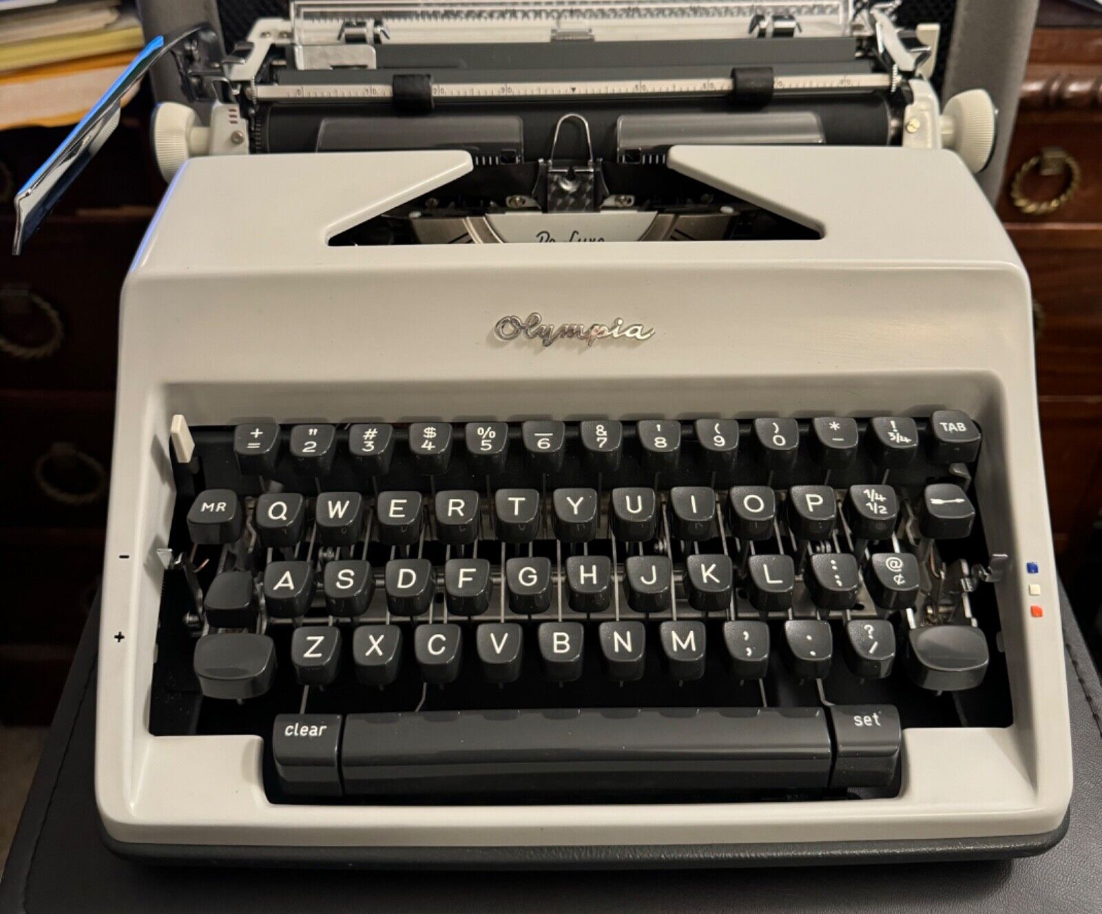 Olympia SM9 De Luxe Portable Typewriter Fully Serviced