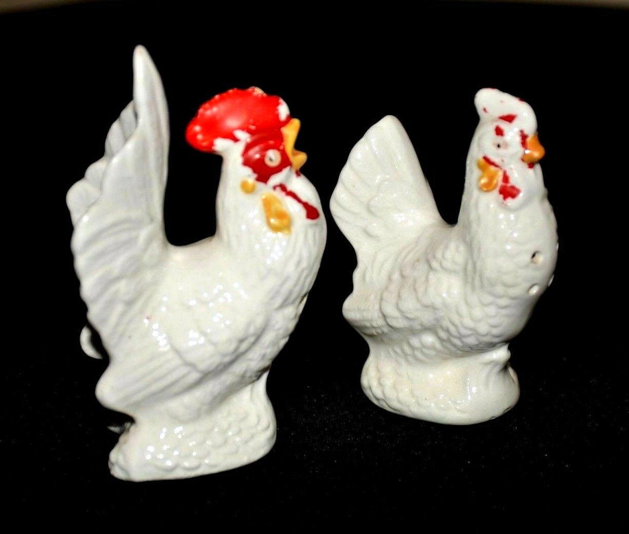 White Rooster Hen Chickens Salt & Pepper Shakers JAPAN Farm Vintage READ