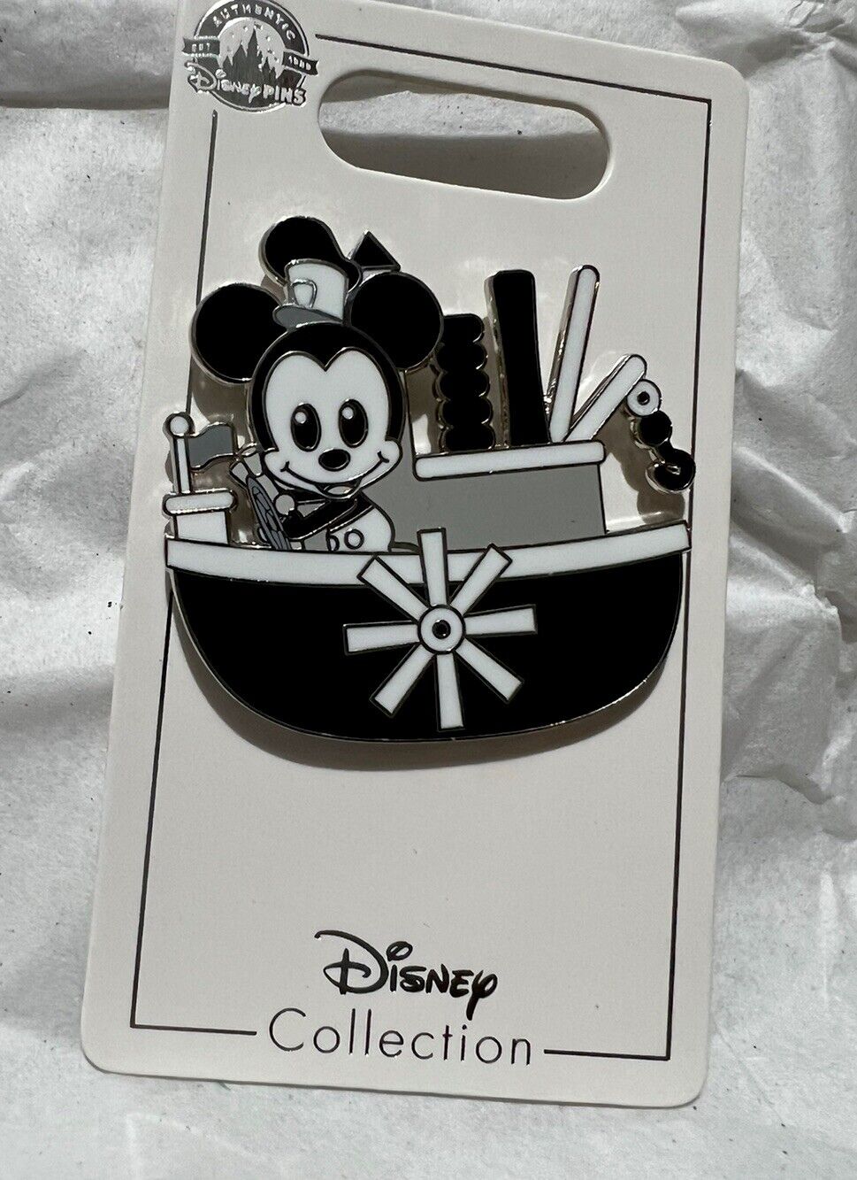 Disney Parks Mickey Mouse Steamboat Willie Collectible Trading Pin NEW