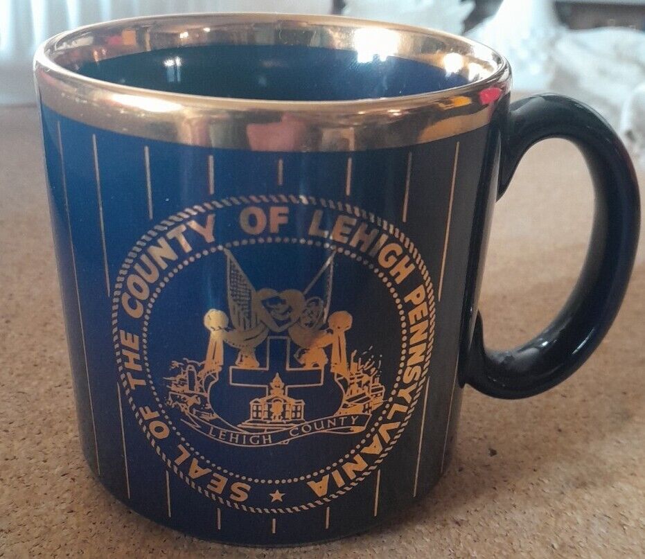 VINTAGE SEAL OF THE COUNTY OF LEHIGH PENNSYLVANIA COFFEE MUG GOLD RIM ENGLAND 