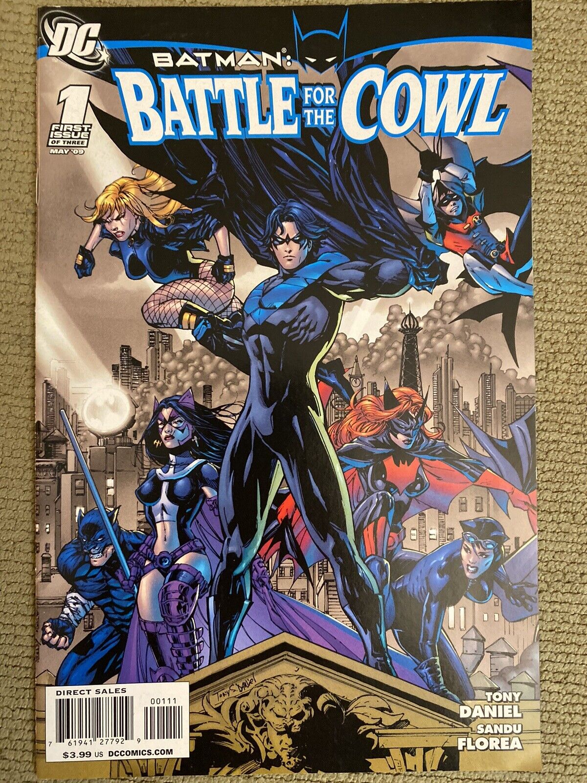 Batman: Battle for the Cowl #1 DC Comics (2009) High Grade 1st Print Comic Book