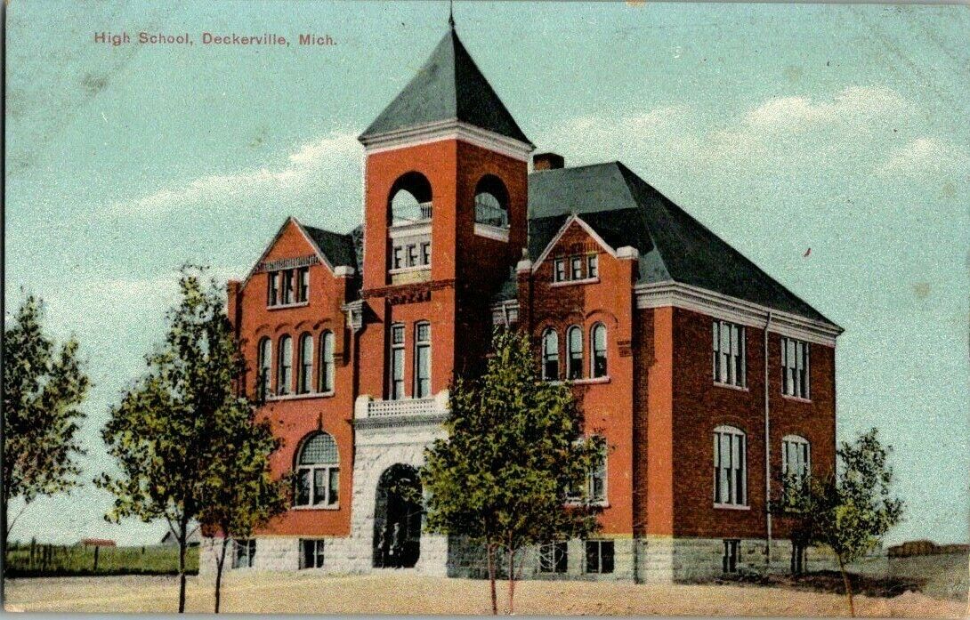 1908. HIGH SCHOOL. DECKERVILLE, MICHIGAN. POSTCARD. SC29