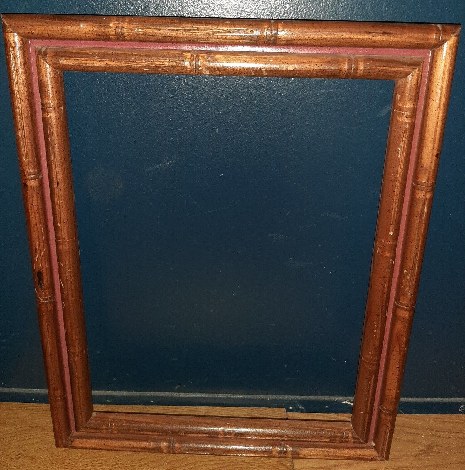 Vintage Bamboo Look Wood  Picture Frame,  Holds 10\