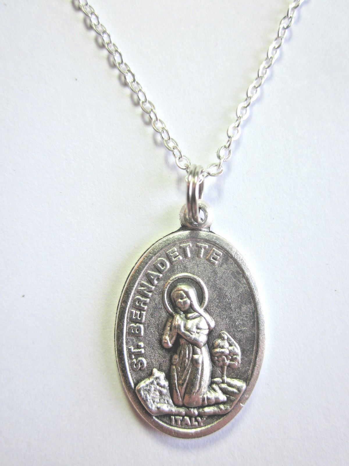 Ladies St  Bernadette / Our Lady of Lourdes Medal Pendant Necklace 20\