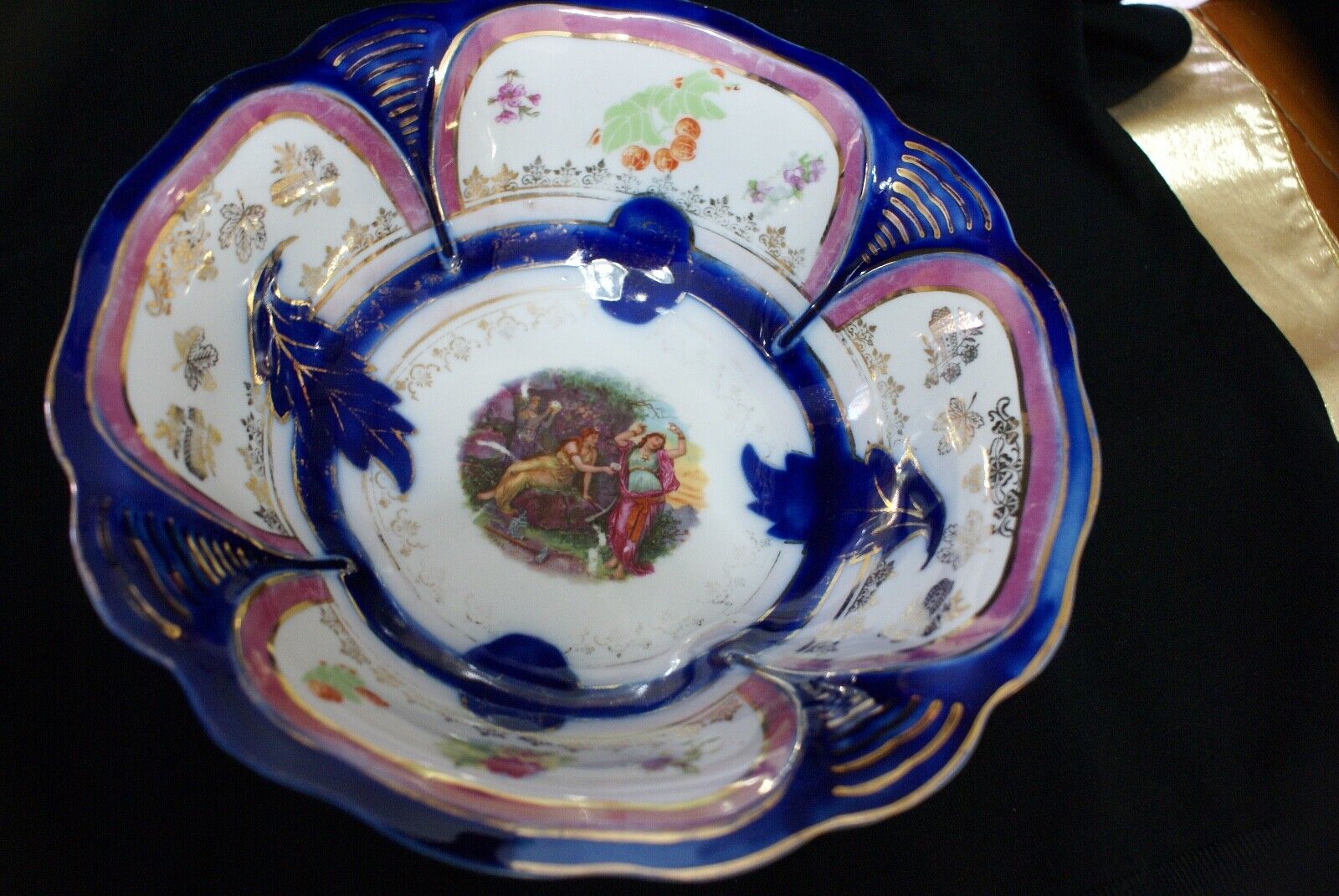 Antique Ilmeau berry set 6 bowls and lge bowl circa 1903