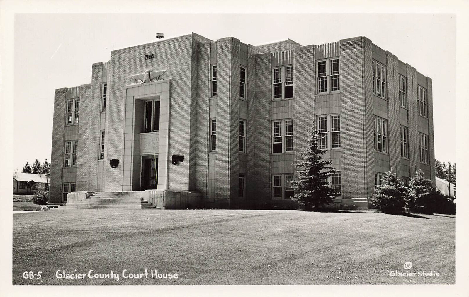 GLACIER COUNTY COURT HOUSE REAL PHOTO POSTCARD CUT BANK MT MONTANA 1940s RPPC