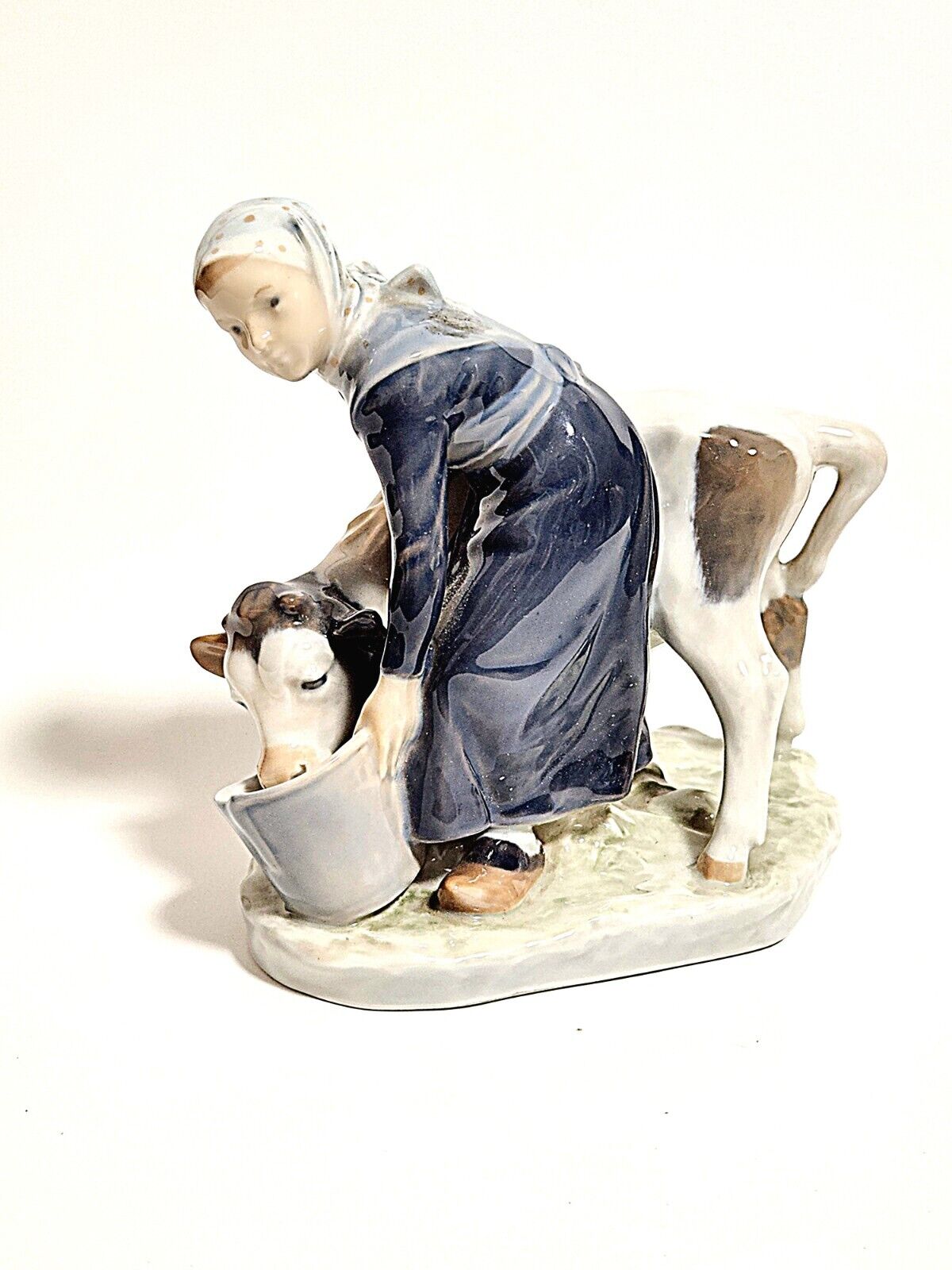 Vinage 1948 ROYAL COPENHAGEN MILKMAID Porcelain Figurine