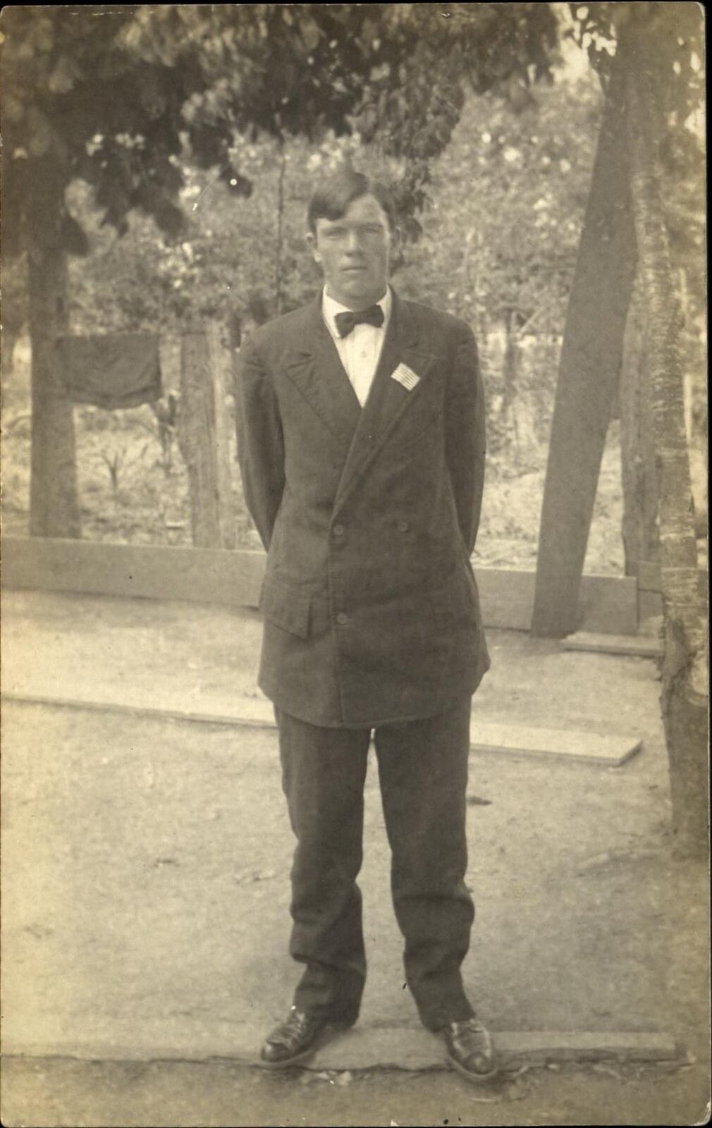 RPPC real photo man standing ~ Mr Oscar Atteberry ~ 1904-1918